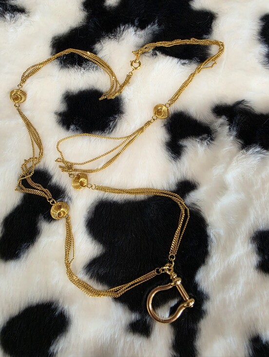 Taylor Swift Jewelry - Vintage Gold-Tone Horseshoe Pendant Multi-Strand Necklace 26"